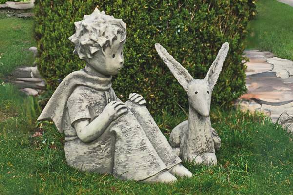 statue-le-petit-prince-assis