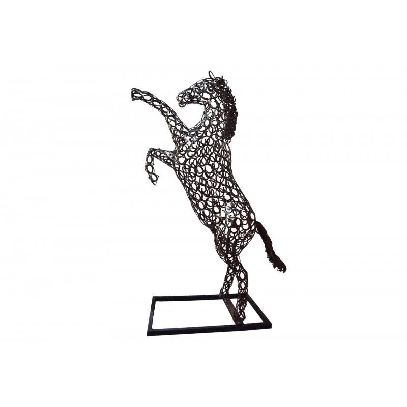 sculpture-cheval-en-fer-a-cheval